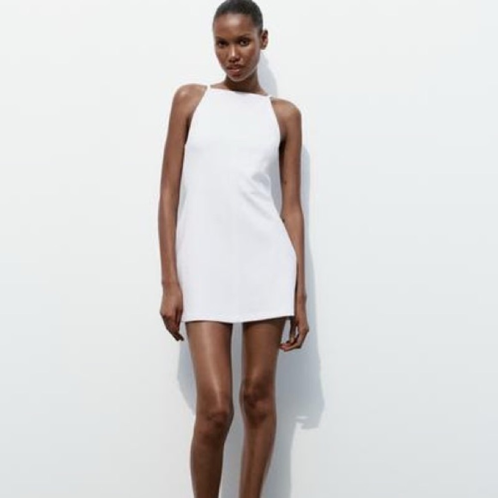 Elegant White Sleeveless Mini Dress